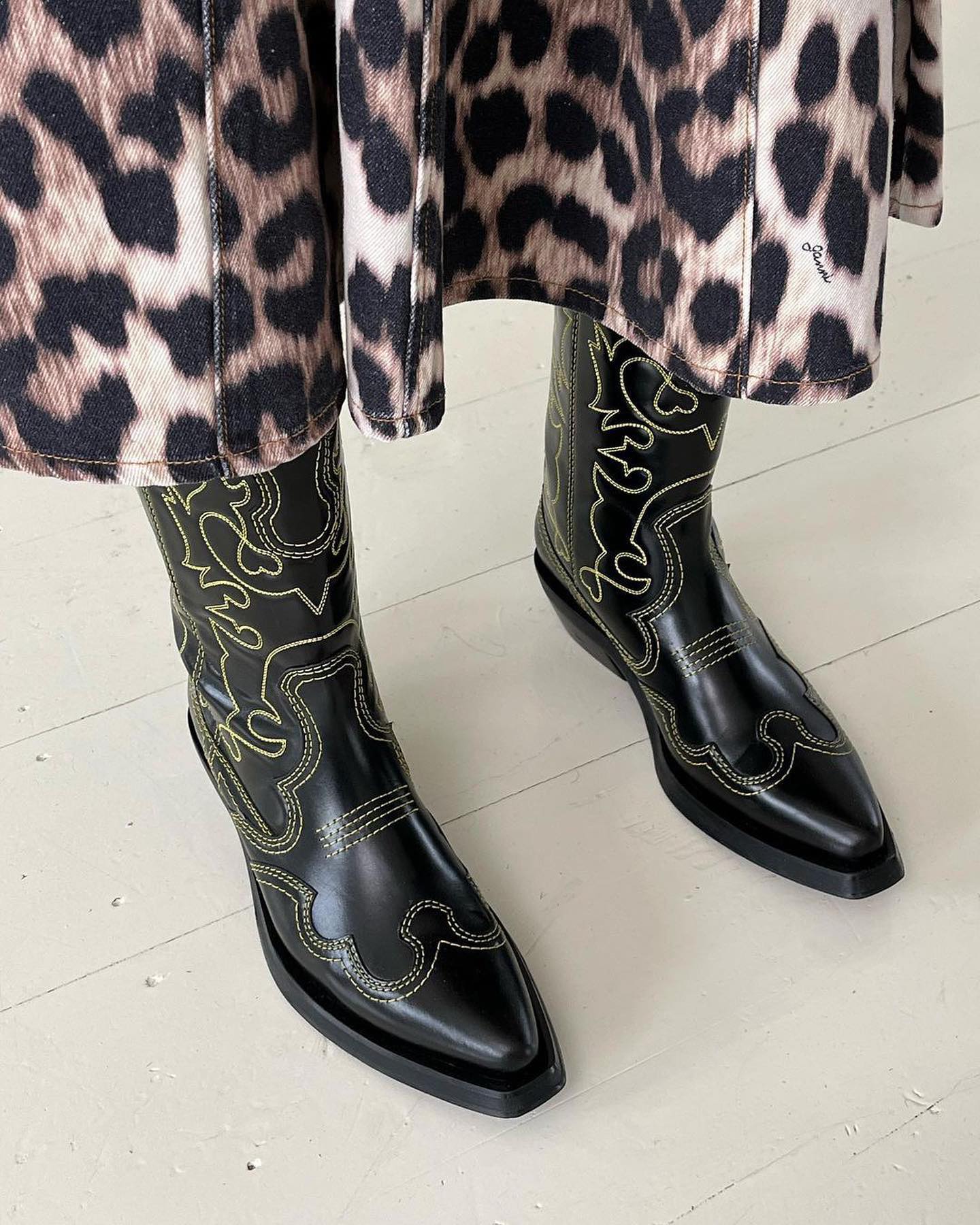 해외에선 이미 핫한 가니 부츠👢 이미지"