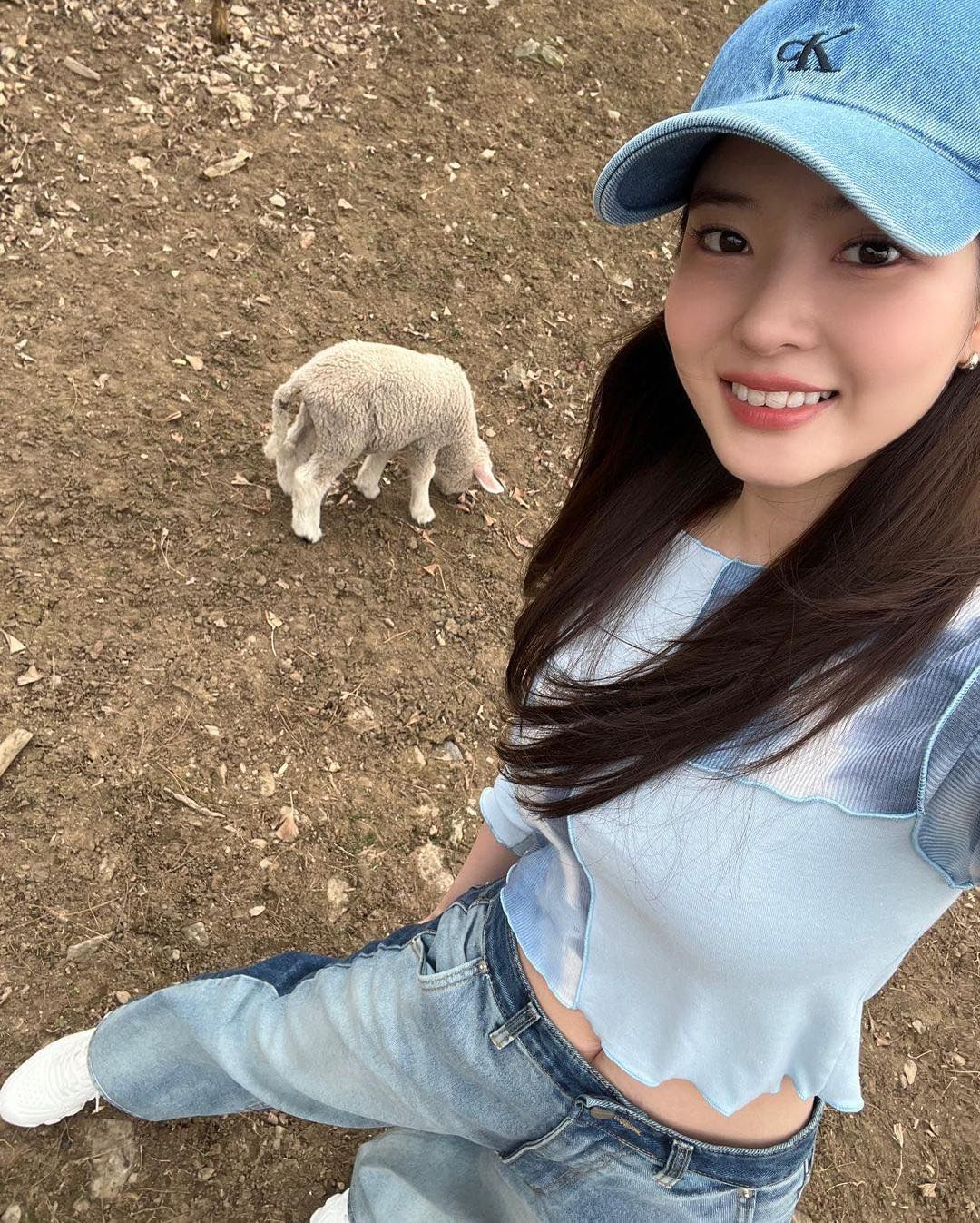 데님 모자로 힙한 무드 UP💙🧢 이미지5