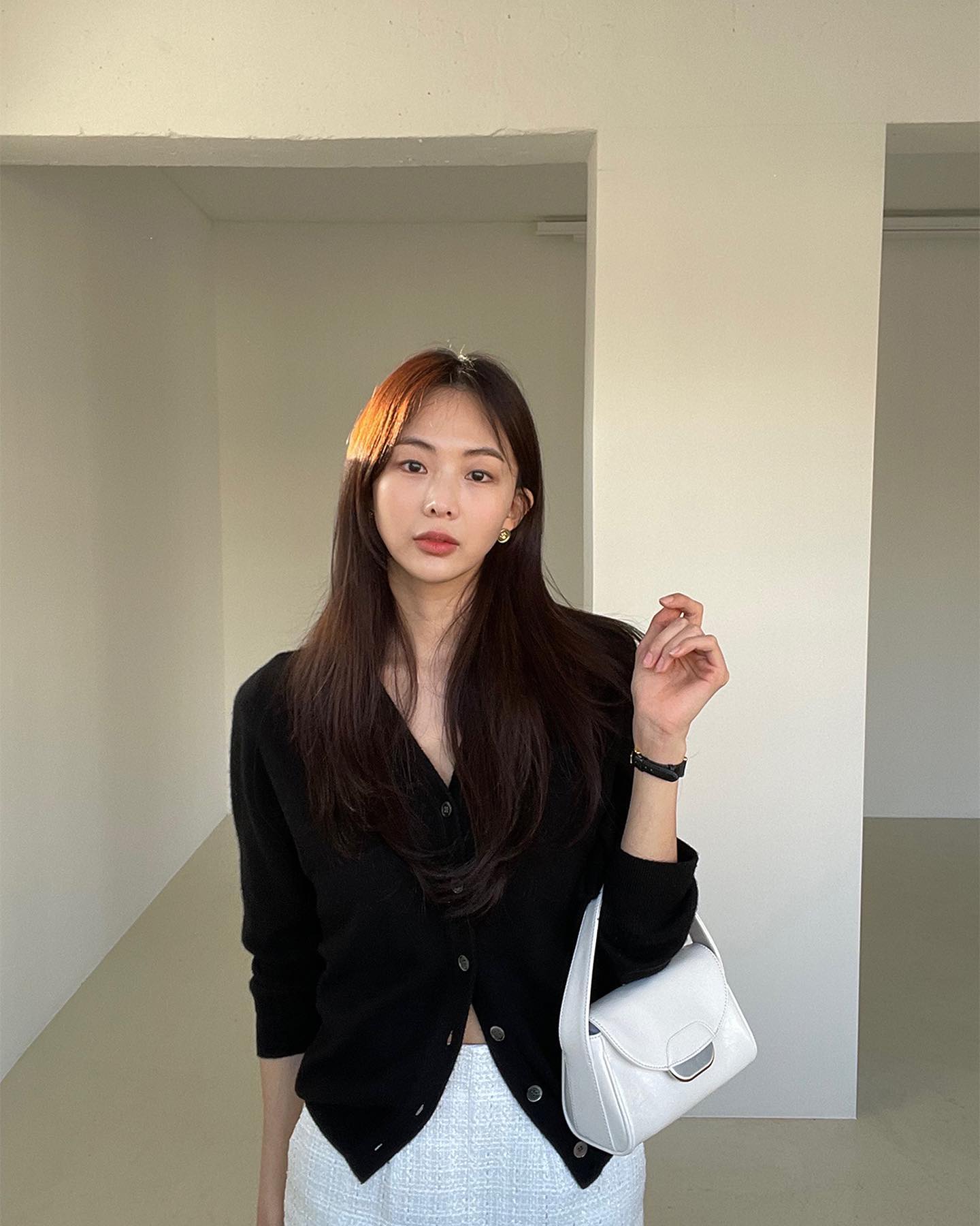 금새록 미니백 사복룩🤍🖤@예뻐 이미지