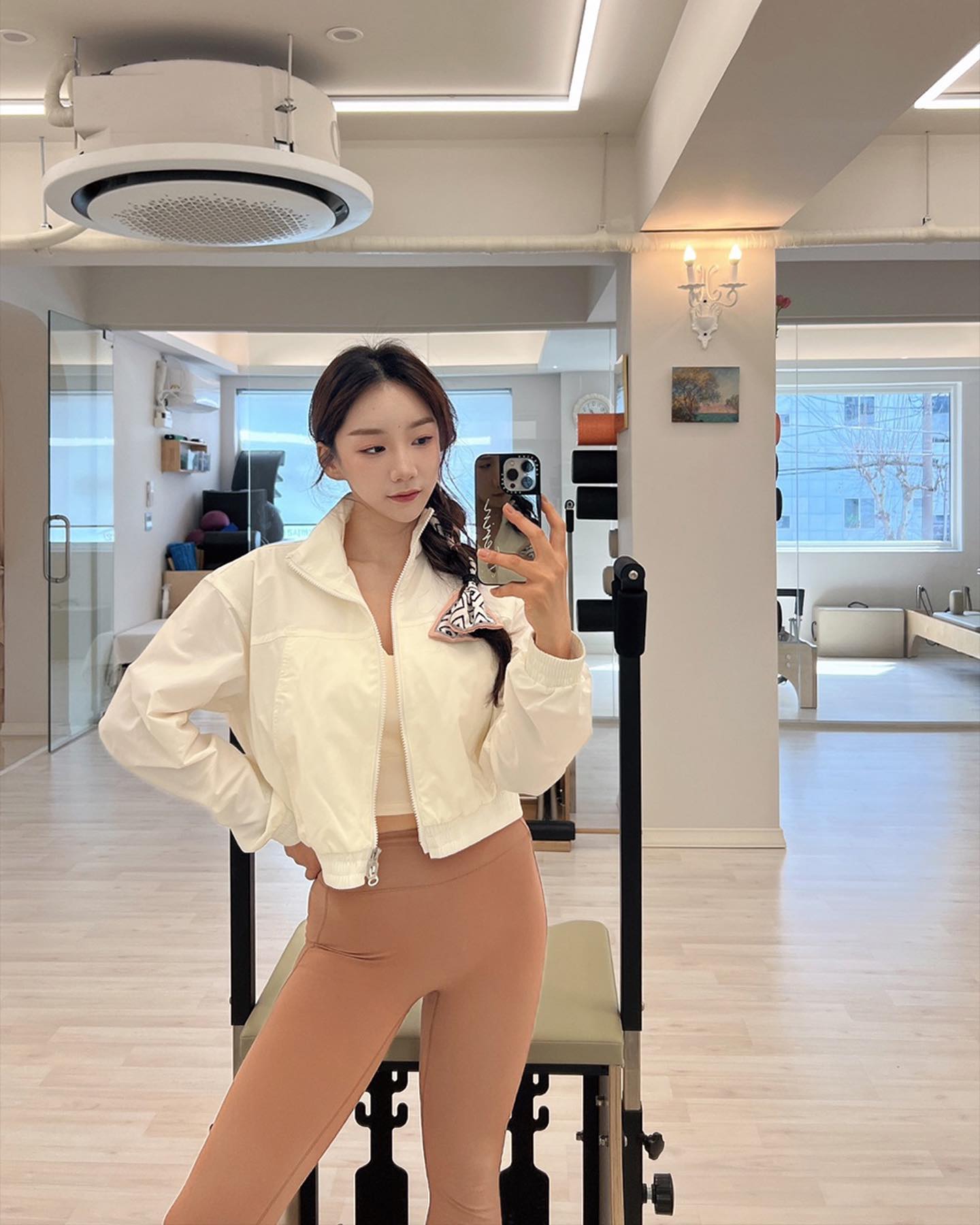 꾸안꾸 필수🤍🖤뉴발 크롭 바막
다리 길어보이는 데일리템🇺🇸✔️일상룩으로 @챙겨야해 #광고  이미지
