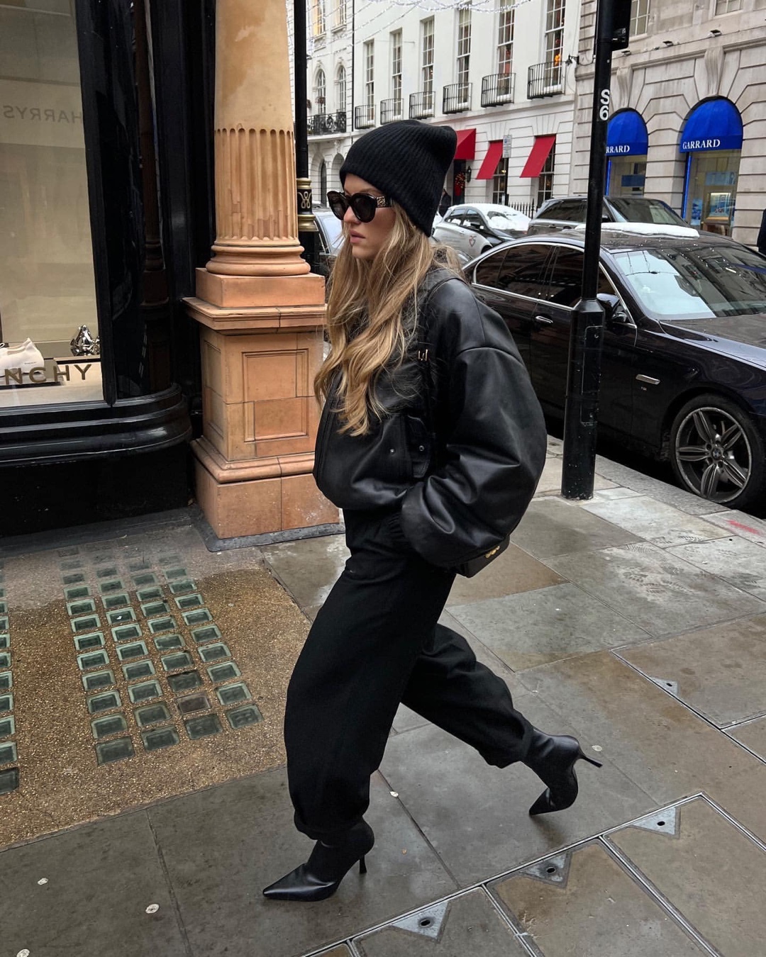 올해 필수템🫶🏻 레더 아우터📌 이미지