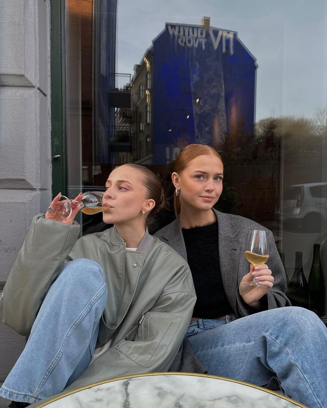 주말에 친구랑 야외에서 한잔🥂☀️ 이미지