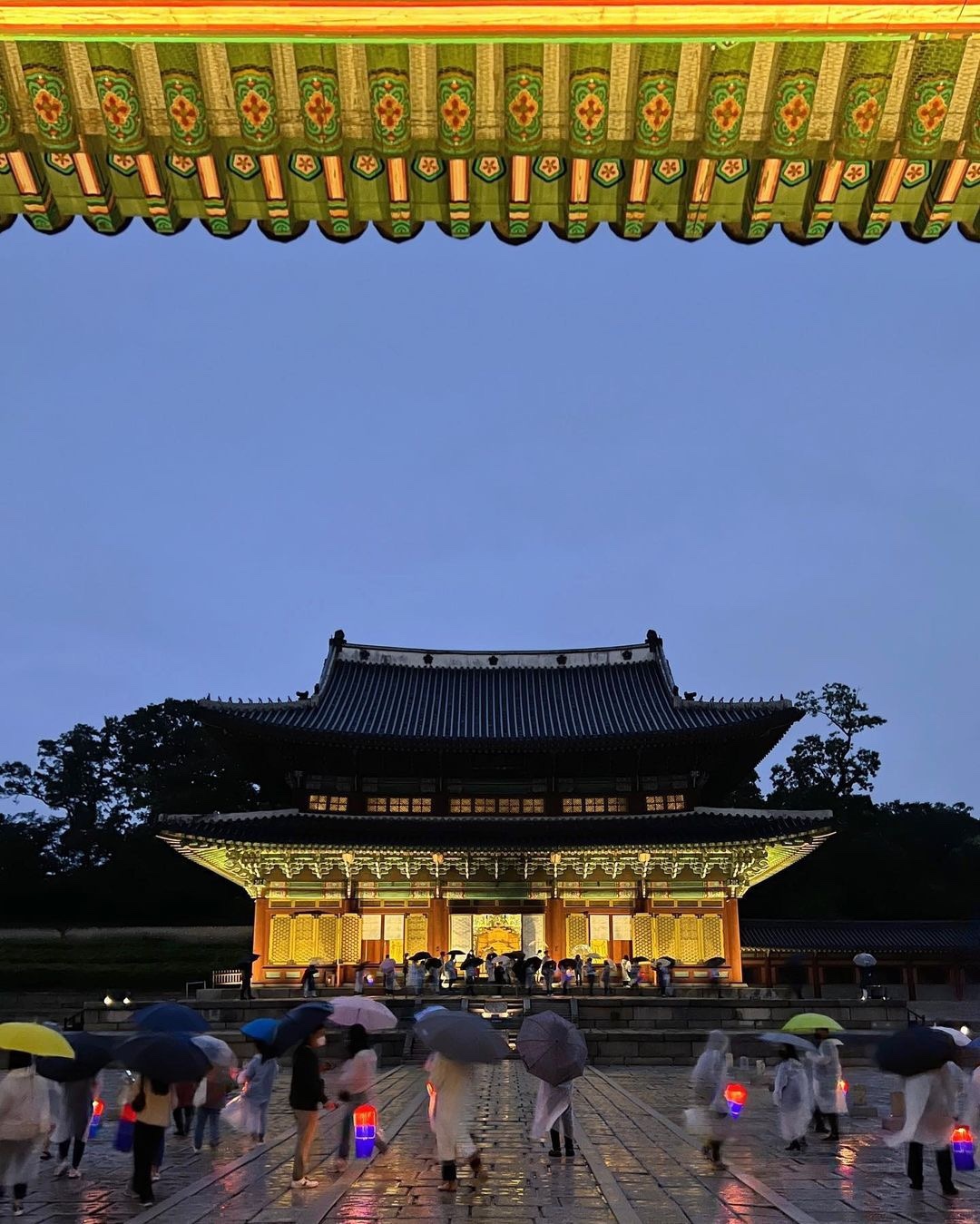 창덕궁에서 즐기는 달빛야행✨​
온라인 예매 오늘 16시 @가보자고 🗓️4/13(목)~6/4(일)​ 이미지