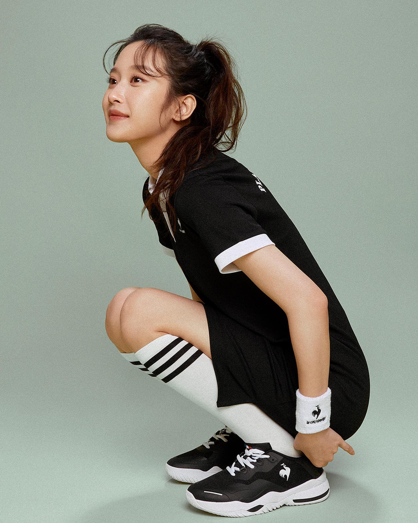 테니스의 이해 가영언니🤍🎾
르꼬끄처럼 선을 넘어🐓💚테니스룩에 테니스 @배울래?! #광고 이미지3