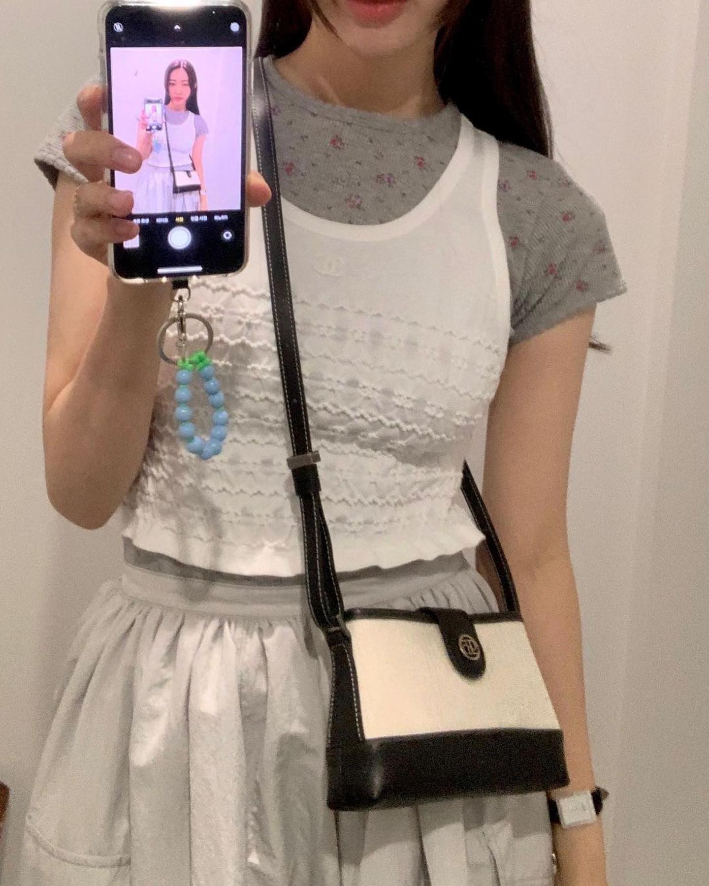 신상 셀카 포즈📸힙하게@찍자 이미지