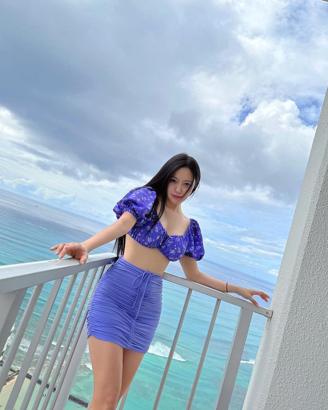 효민언니의 하와이 여행룩🏝️💜​ 이미지