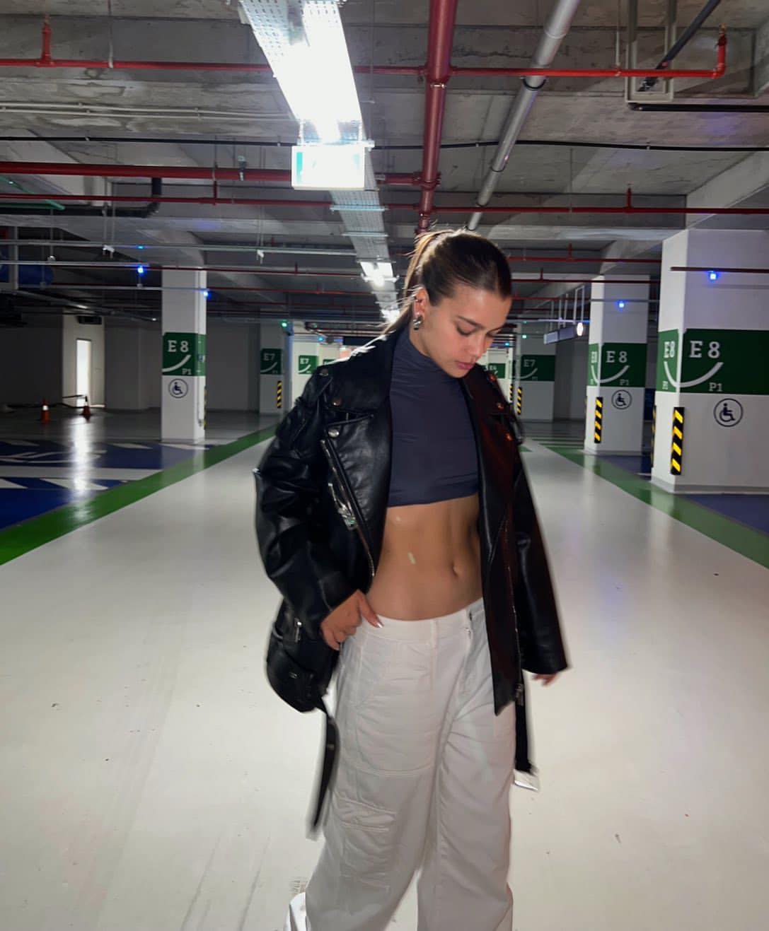 과감한 크롭룩 어떤데🔥 이미지