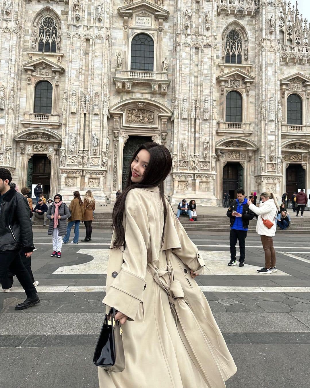 밀라노 패션위크 속 전소연💛 이미지