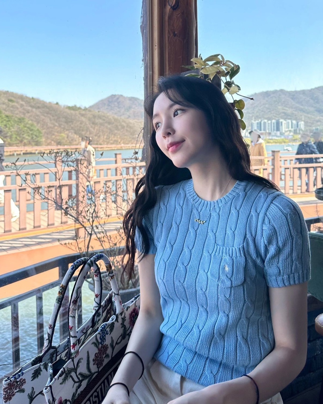 봄무드 가득💙🤍폴로 반팔니트​ 이미지