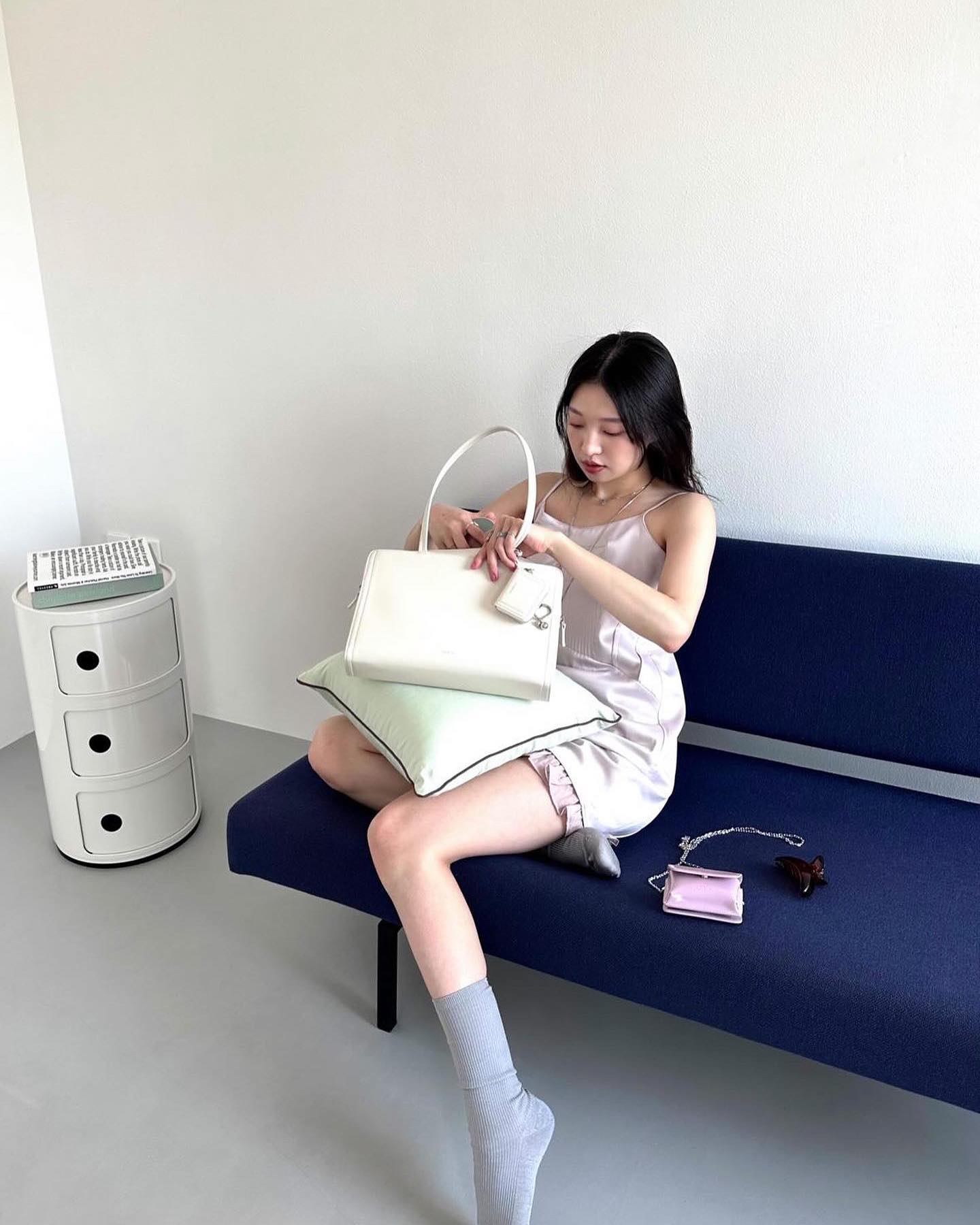 보부상 숄더💚🤍포스트백 미디움 이미지7