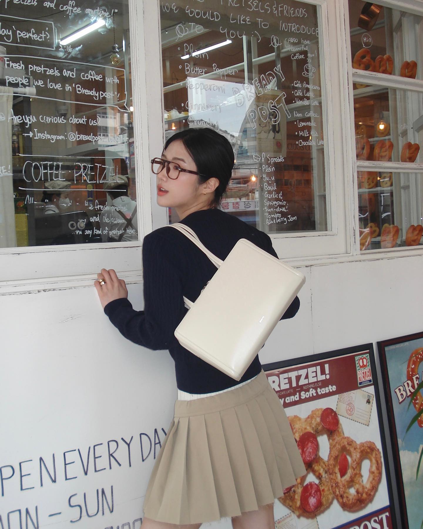 보부상 숄더💚🤍포스트백 미디움 이미지6