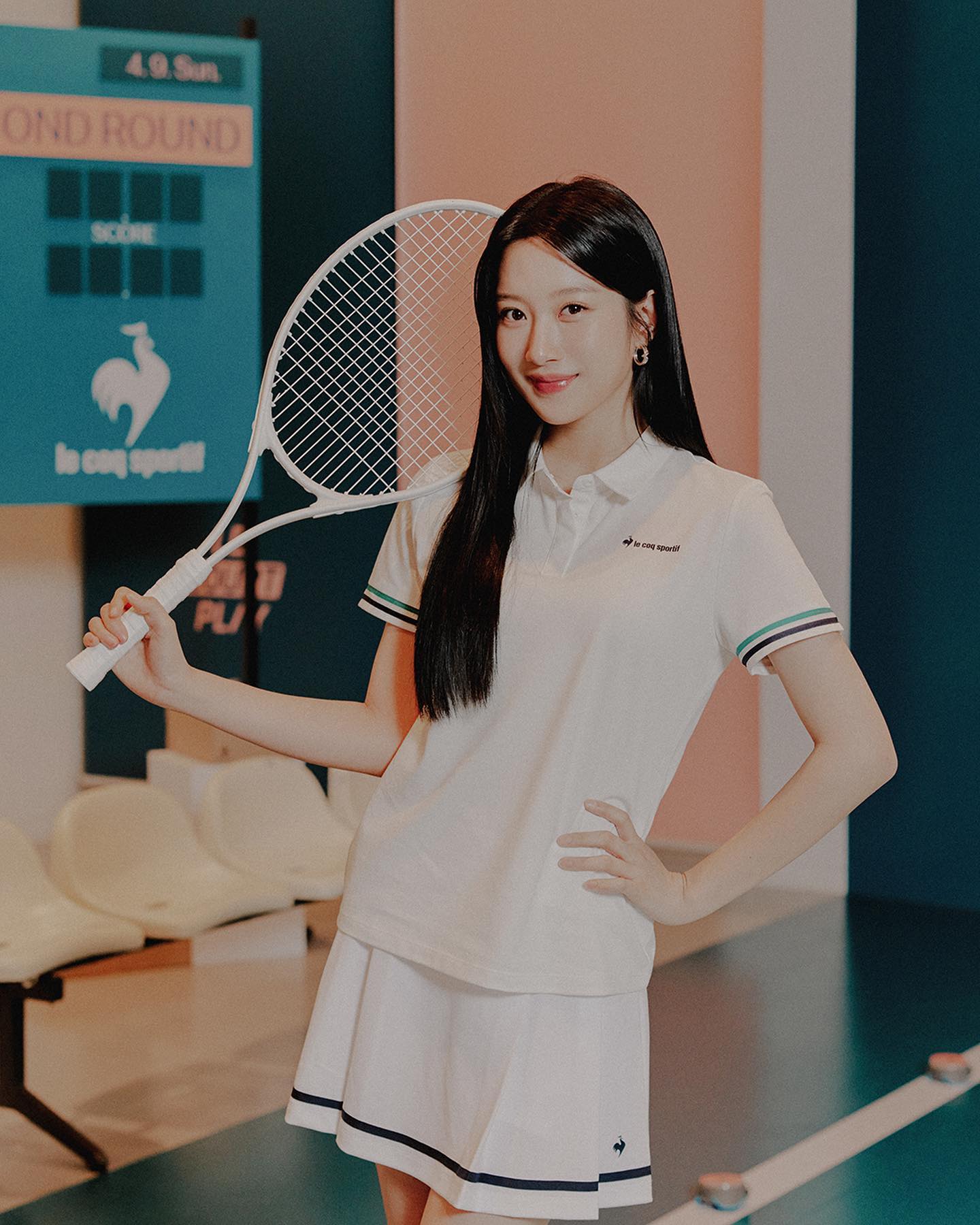 청순 가영언니처럼 테니스룩🎾☀️
4/9까지 르꼬끄 서울숲 테니스 팝업🌳@같이가 #광고

-
🎾 르꼬끄(@lecoqkorea) 서울숲 팝업 스토어

• 장소: 서울숲 언더스탠드에비뉴 아트스탠드
• 운영 시간
 - 4/5(수) 오후 2:00 - 오후 6:00 
 - 4/6(목)~4/9(일) 오전 10:00 - 오후 8:00 이미지