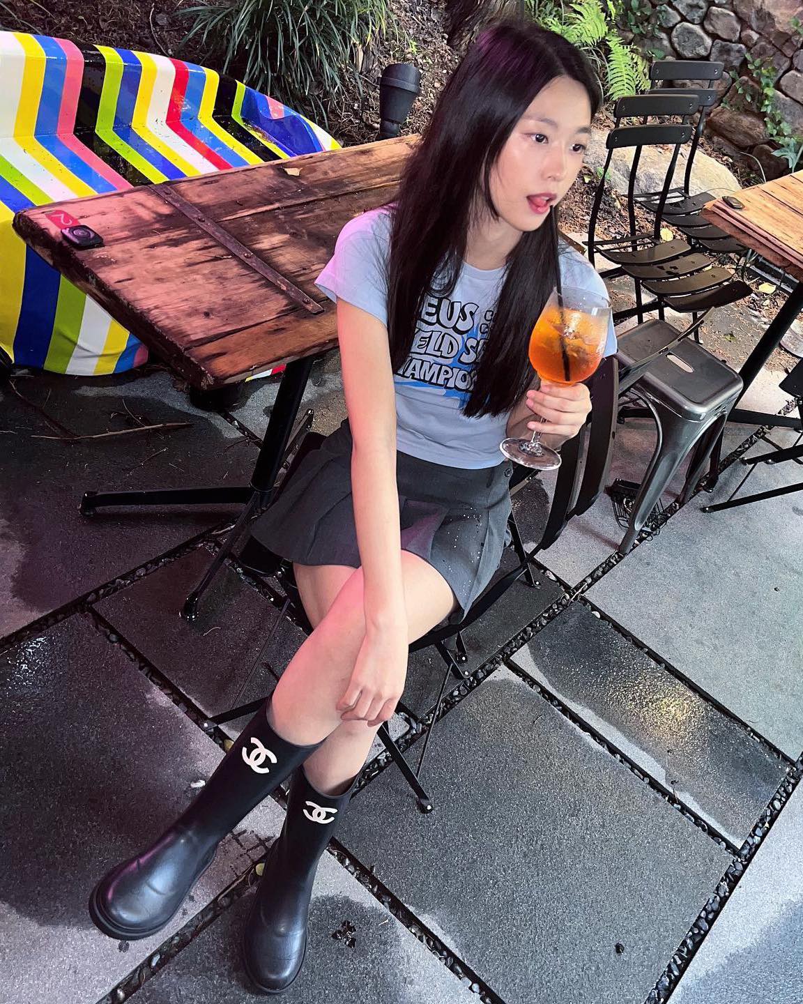 비오는날 레인부츠신고 폴짝🌧👢 이미지