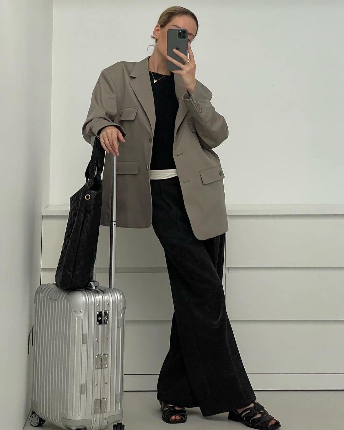 연예인 캐리어🧳🧡@리모와 이미지