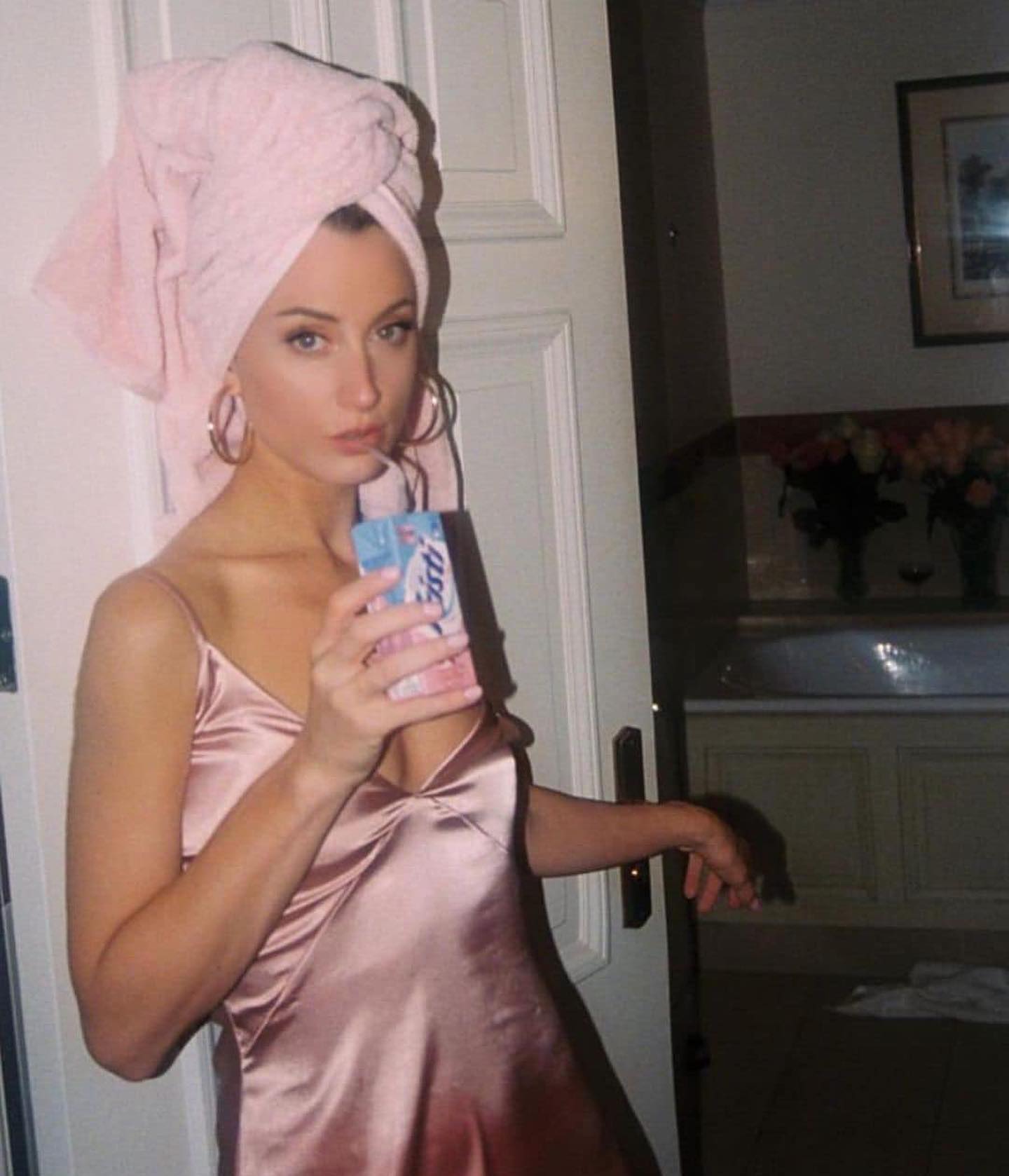 샤워하고 한번쯤 해본 수건머리😶‍🌫️ 이미지