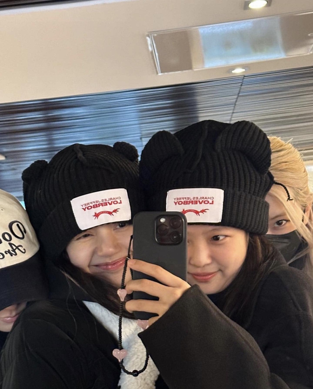 요즘 유행하는 고양이 비니🐱⭐️ 이미지