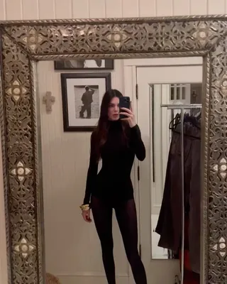 신년 운동자극제🖤🔥켄달 언니 이미지