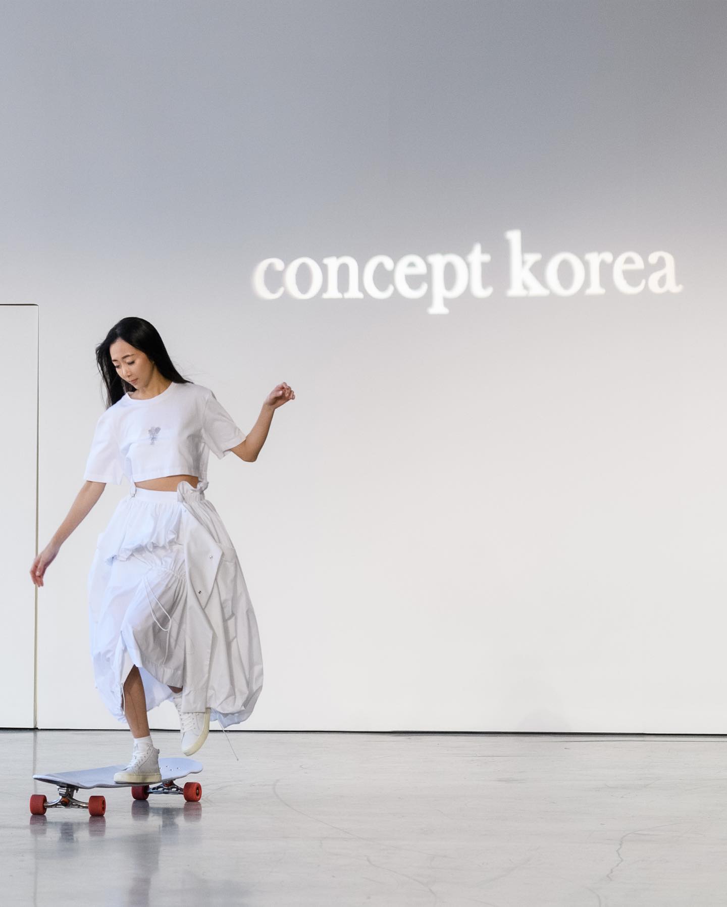 뉴욕패션위크 속 핫한 K패션🗽😍 
컨셉코리아🇰🇷효연도 반한 신진 디자이너들🖤@구경해 #광고  이미지2