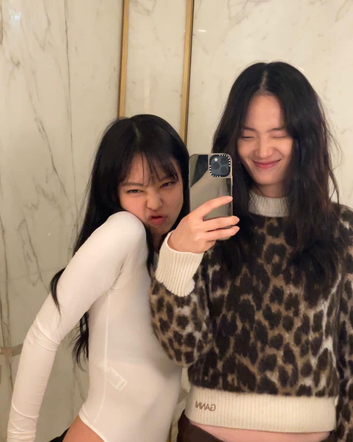 올해도 우리 우정 @함께해👩🏻‍❤️‍💋‍👩🏻 이미지