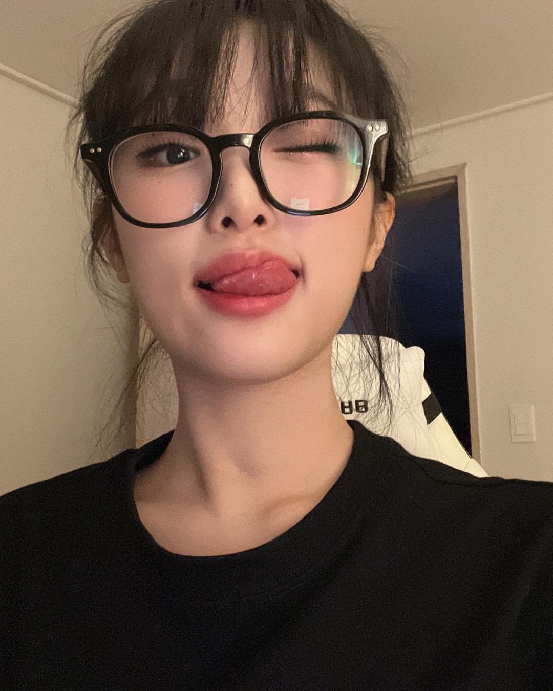 안경으로 분위기 바꾸기🥸👍🏻​ 이미지