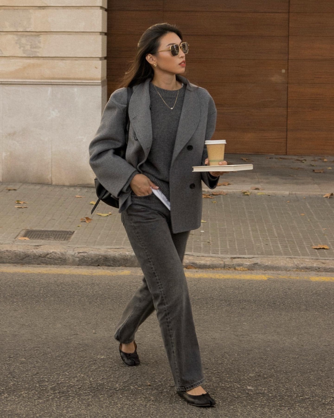 회색을 세트로 입어야하는 이유🔍​ 이미지