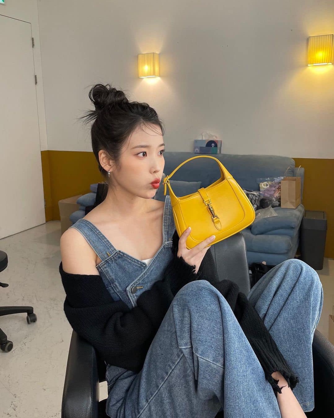 똥머리는 대충묶는게 젤 이뻐🖤​ 이미지