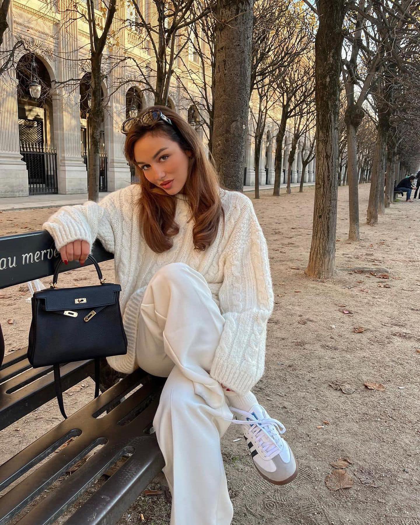 뽀송뽀송 흰니트를 입어볼까☁️ 이미지3