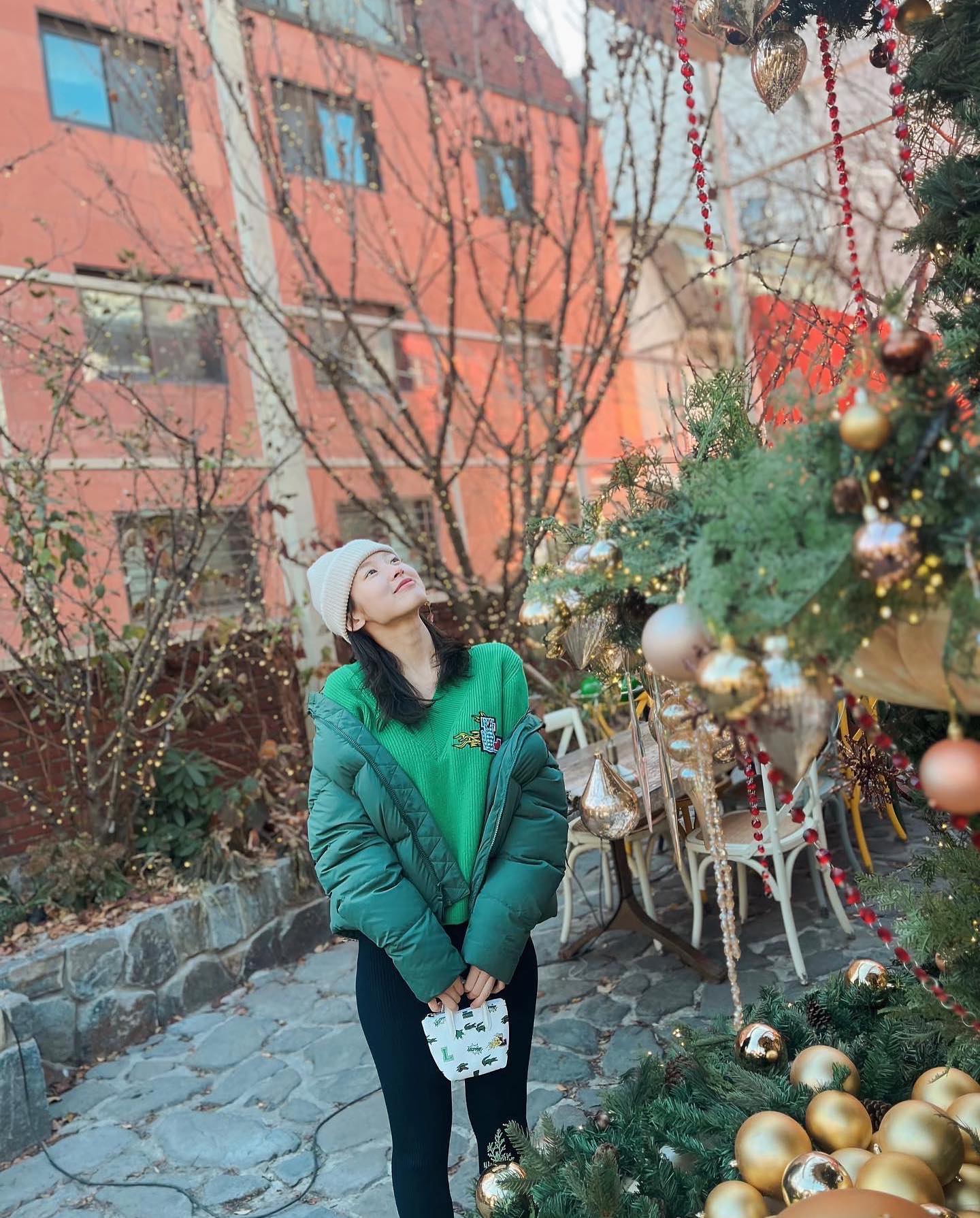 힙한 연말무드엔 악어추가🐊🎅🏼
라코스테 홀리데이룩🎁🎄겨울 패션으로 @어때? #광고 이미지