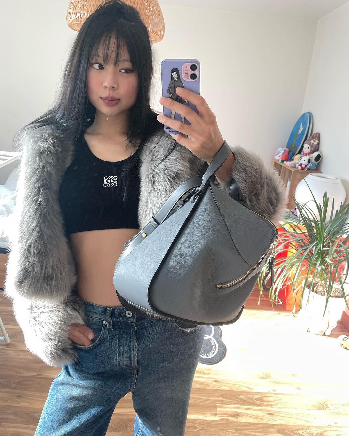 로에베 시그니처백👜💙@해먹백
다양한 쉐입 연출이 가능한 여유로운 실루엣❤️🔥갖고싶어 #광고 이미지2