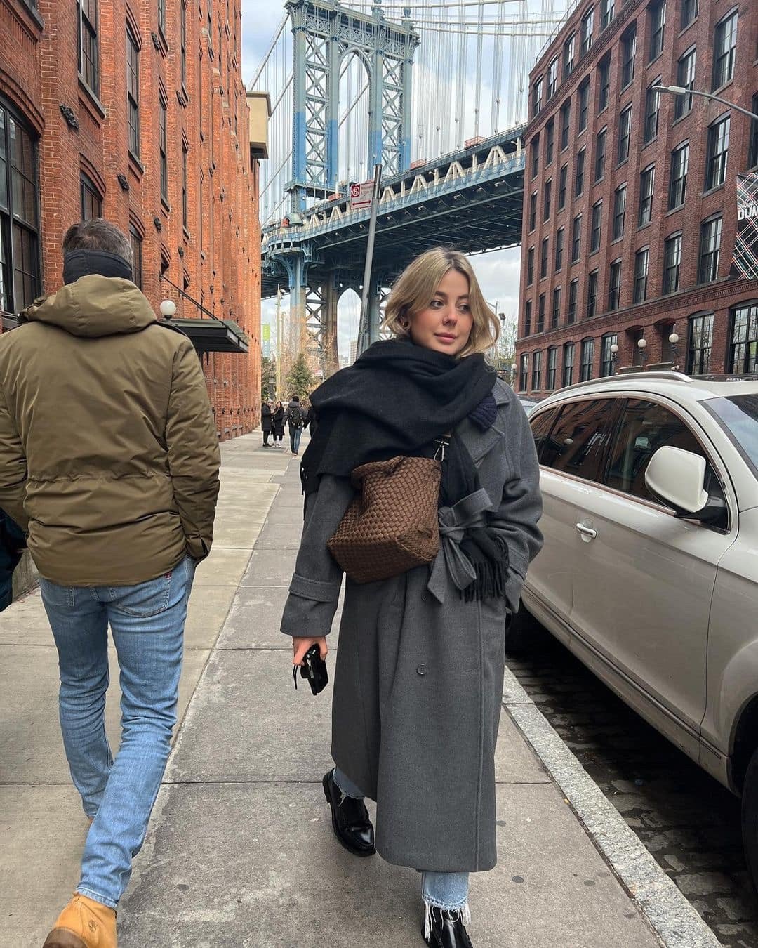 요즘 언니들 머플러 두르는 법🧣 이미지