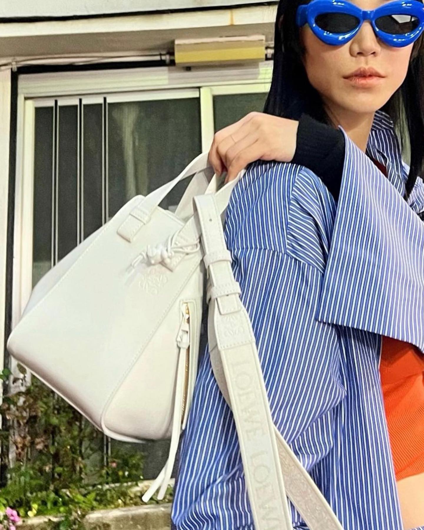 로에베 시그니처백👜💙@해먹백
다양한 쉐입 연출이 가능한 여유로운 실루엣❤️🔥갖고싶어 #광고 이미지10