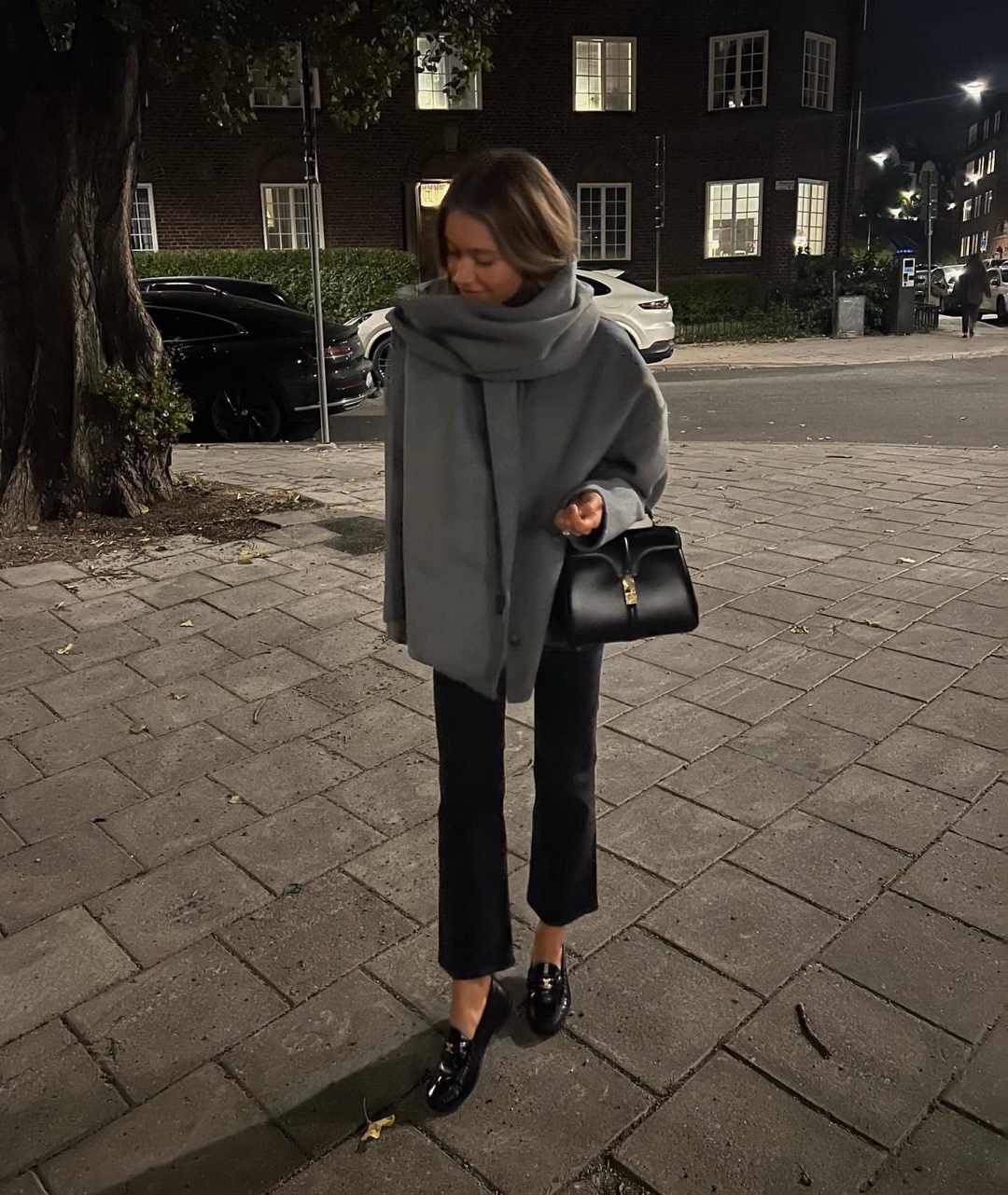 스카프랑 코트가 세트야🧣🖤 이미지