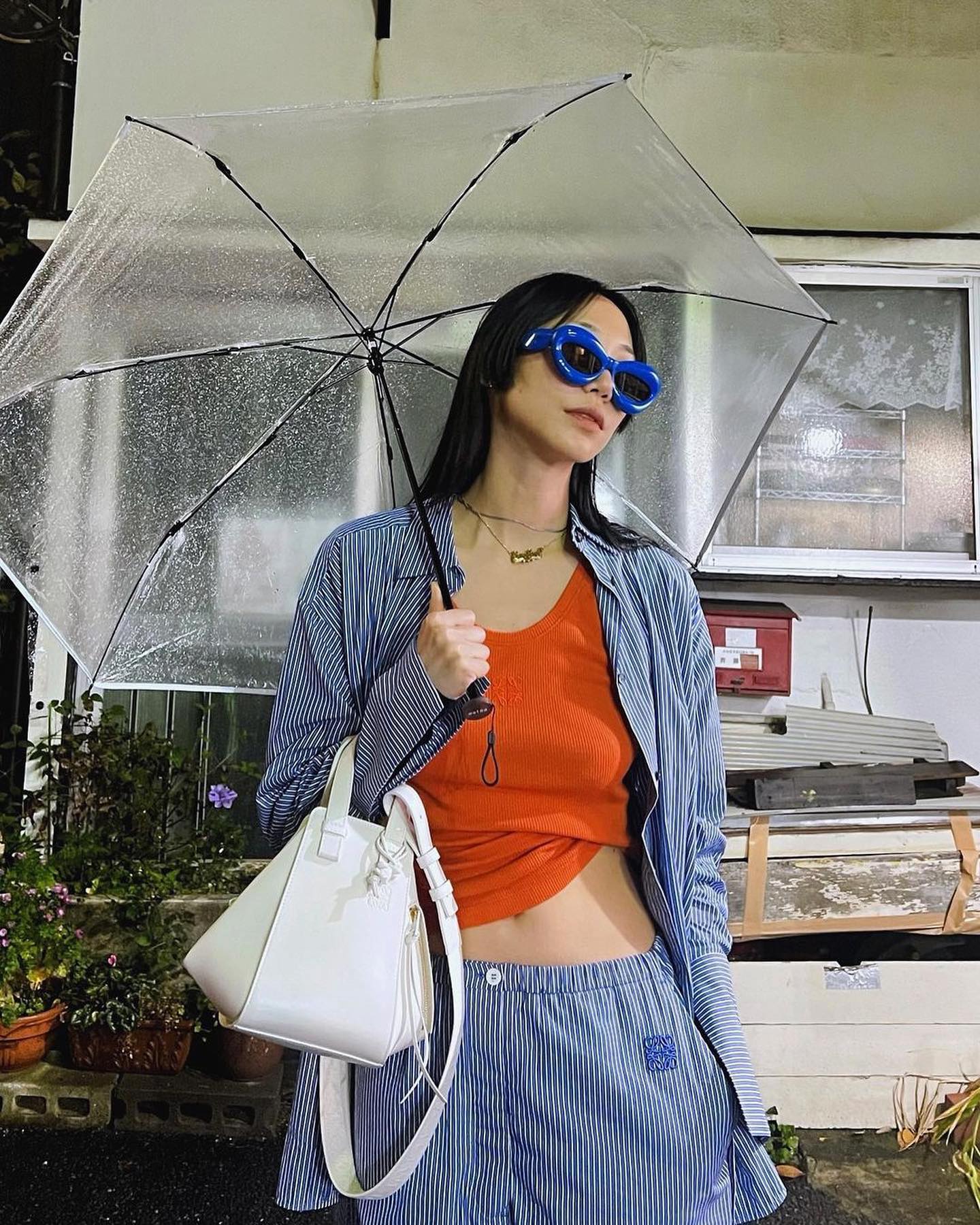 로에베 시그니처백👜💙@해먹백
다양한 쉐입 연출이 가능한 여유로운 실루엣❤️🔥갖고싶어 #광고 이미지5