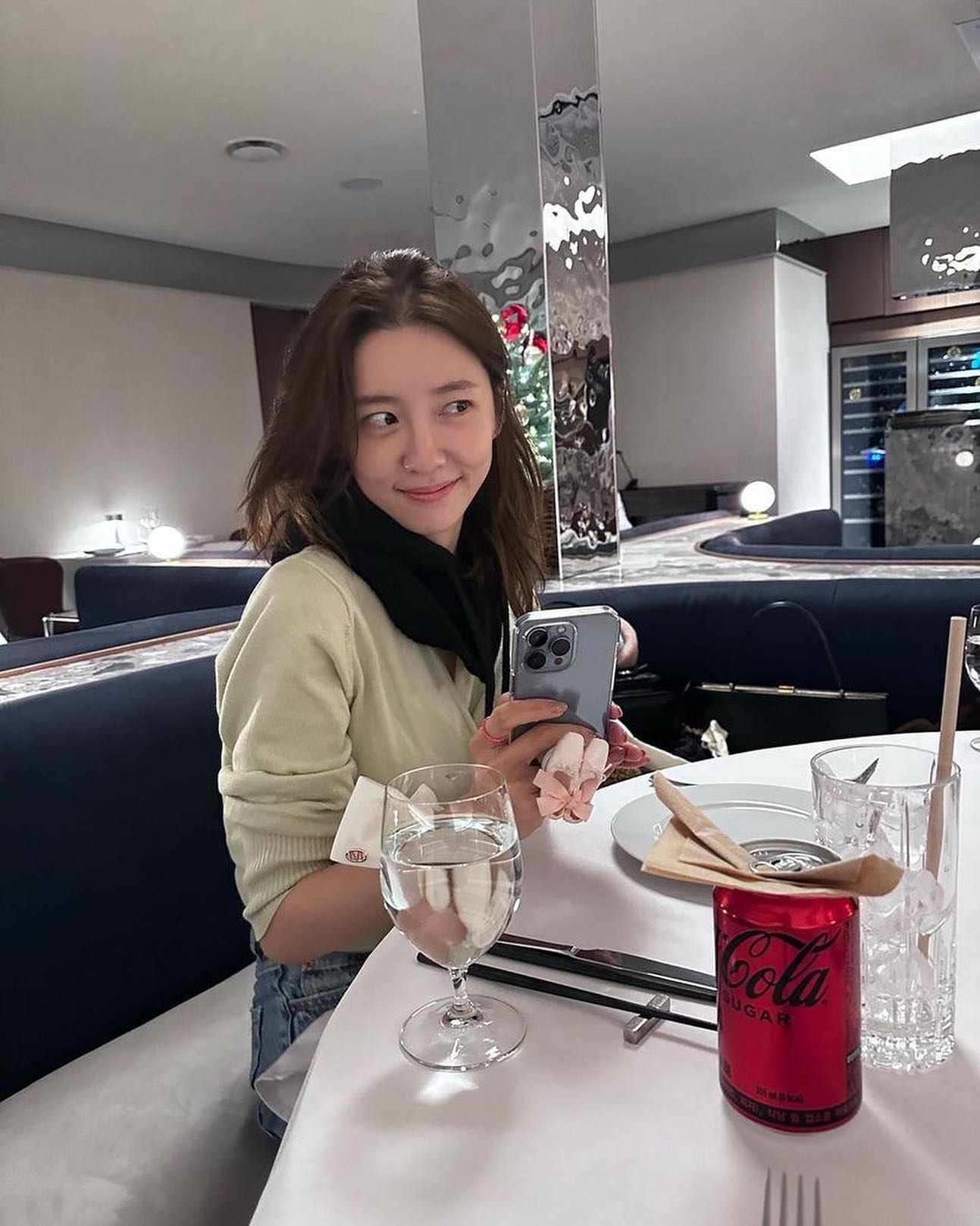 일상은 더 예쁜 모현민 언니❤️🤍 이미지