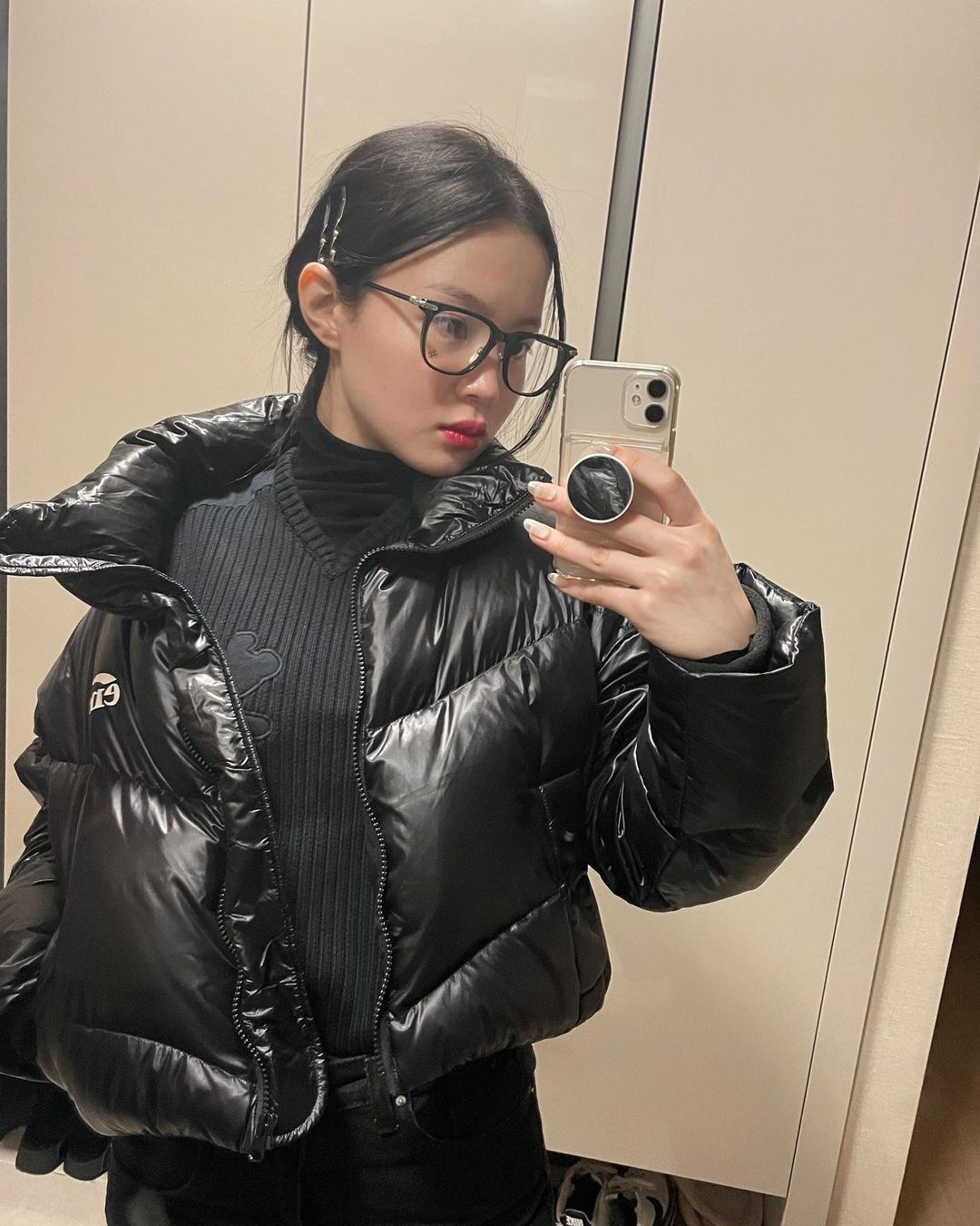 요즘 눈에 띄는 글로시 패딩✨💖 이미지