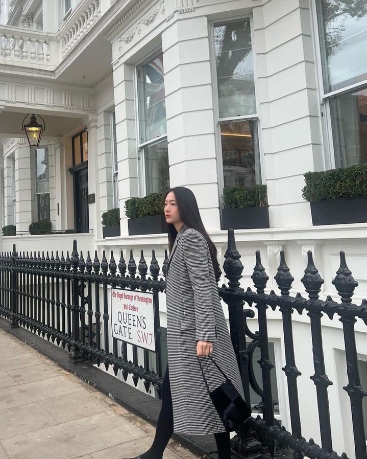 롱코트룩 참고해봐🖤 이미지