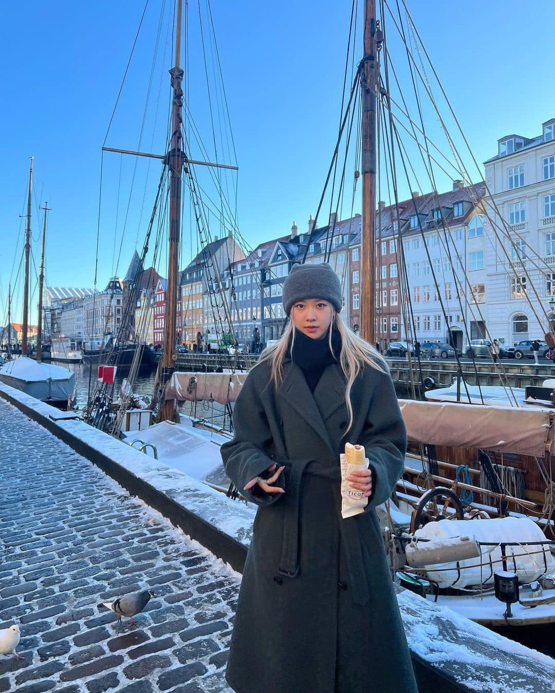 롱코트룩 참고해봐🖤 이미지