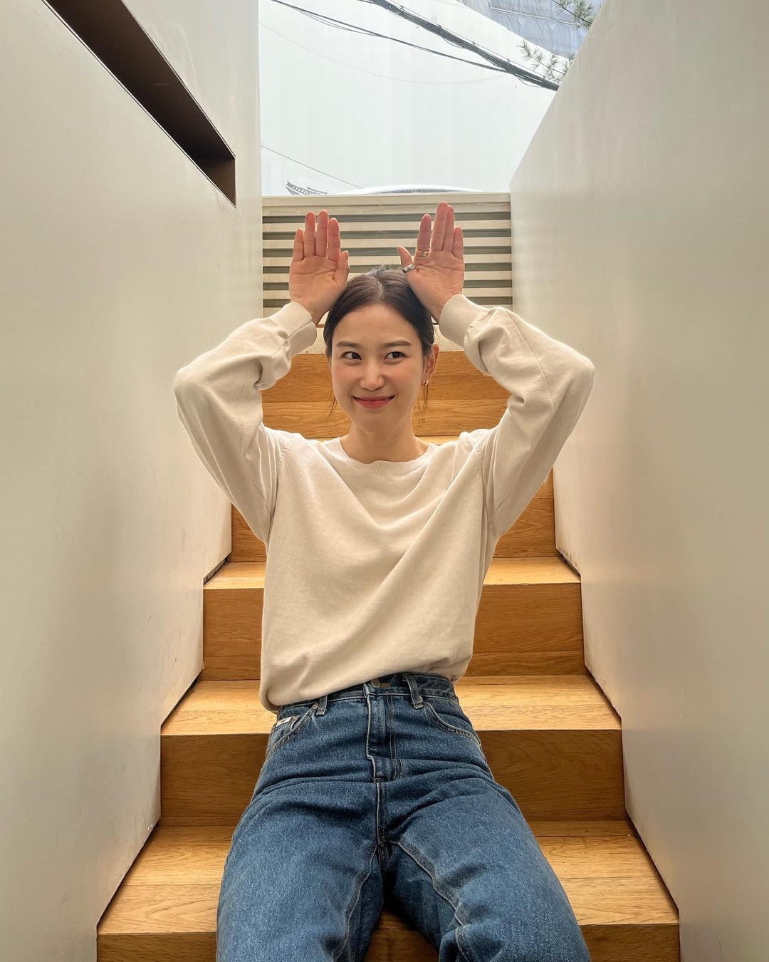 요즘 데일리🧷맨투맨&청바지💙​ 이미지