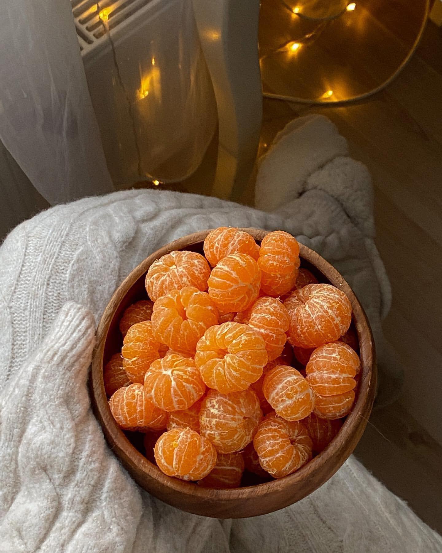 침대에서 귤 까먹는 계절이야❄️🍊 이미지