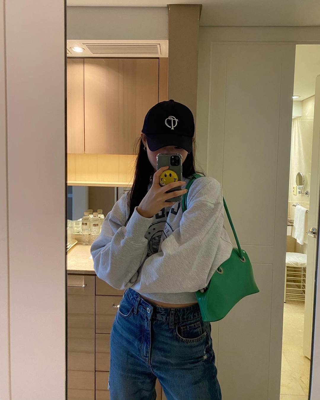 요즘 데일리🧷맨투맨&청바지💙​ 이미지