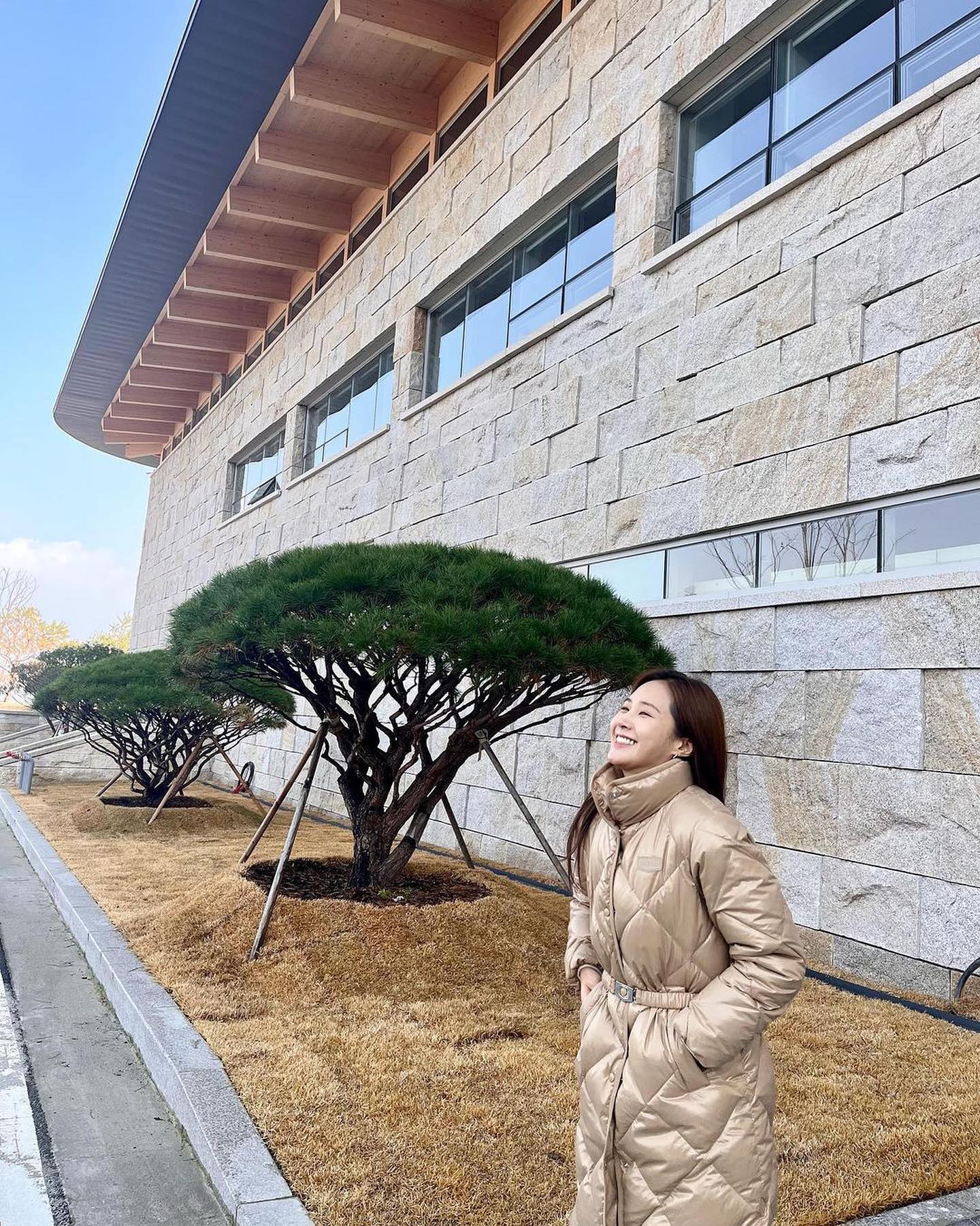 코트 대신 따숩게💛🖤@퀼팅패딩
듀베티카 시그니처 유광 + 아워글래스 라인☃🧣 추가해 #광고 이미지