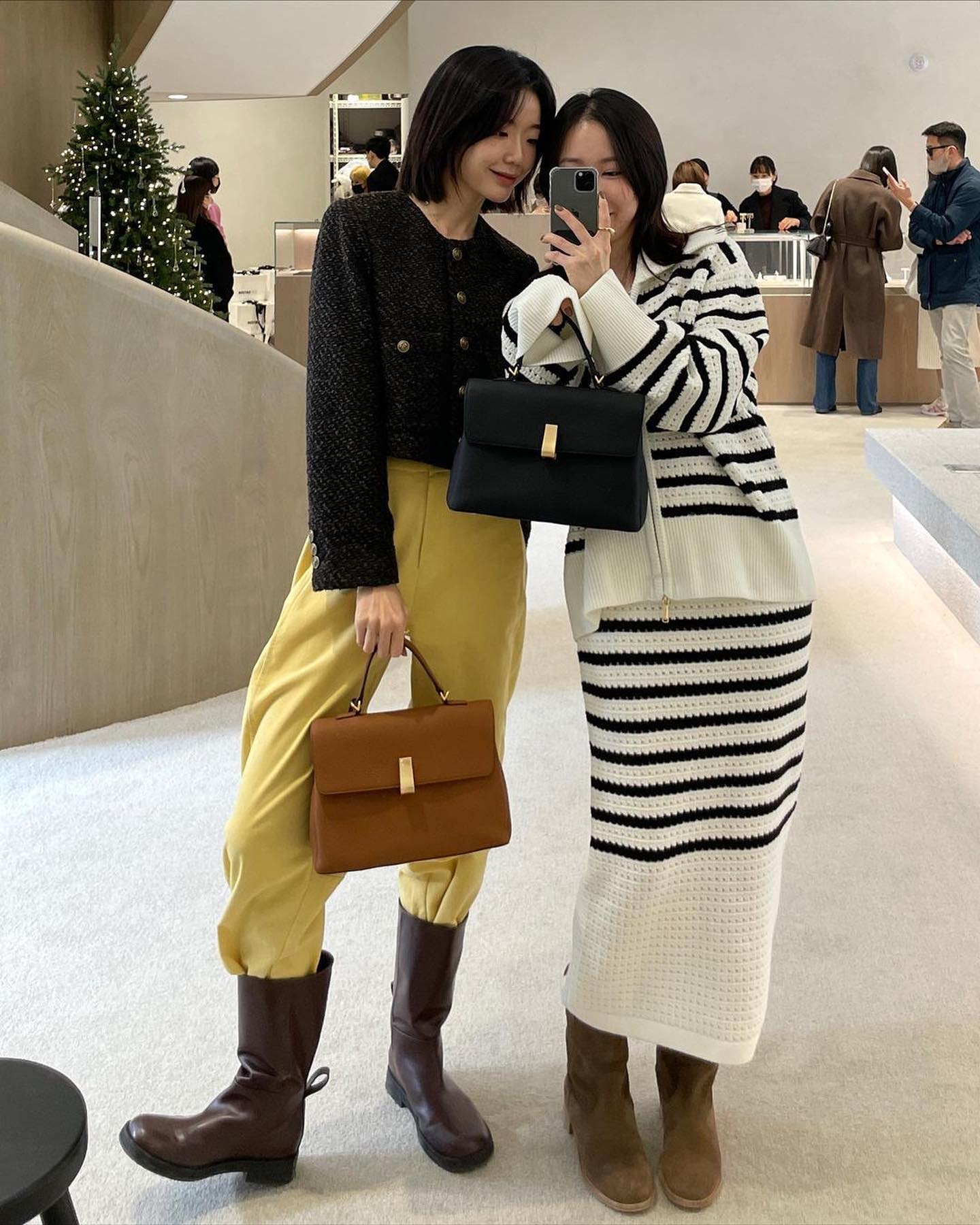드뎌 오픈🌳🏬조이그라이슨 도산
가방 맛집+토탈 셋업 겨울룩 컬렉션👜🧥주말@구경가자 #광고 이미지