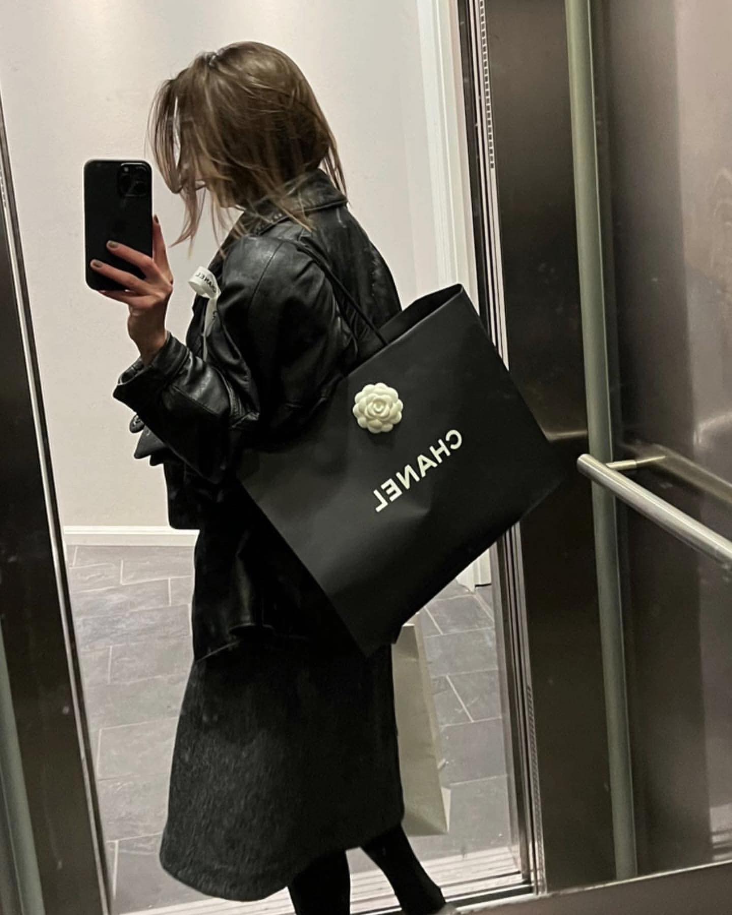 백만큼이나 탐나는 쇼핑백🛍️🖤 이미지