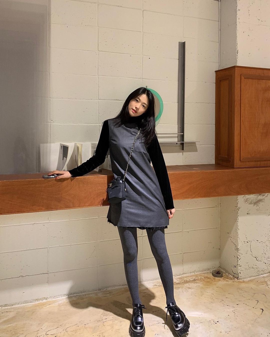 언니들이 회색 타이즈 입는법☑️ 이미지