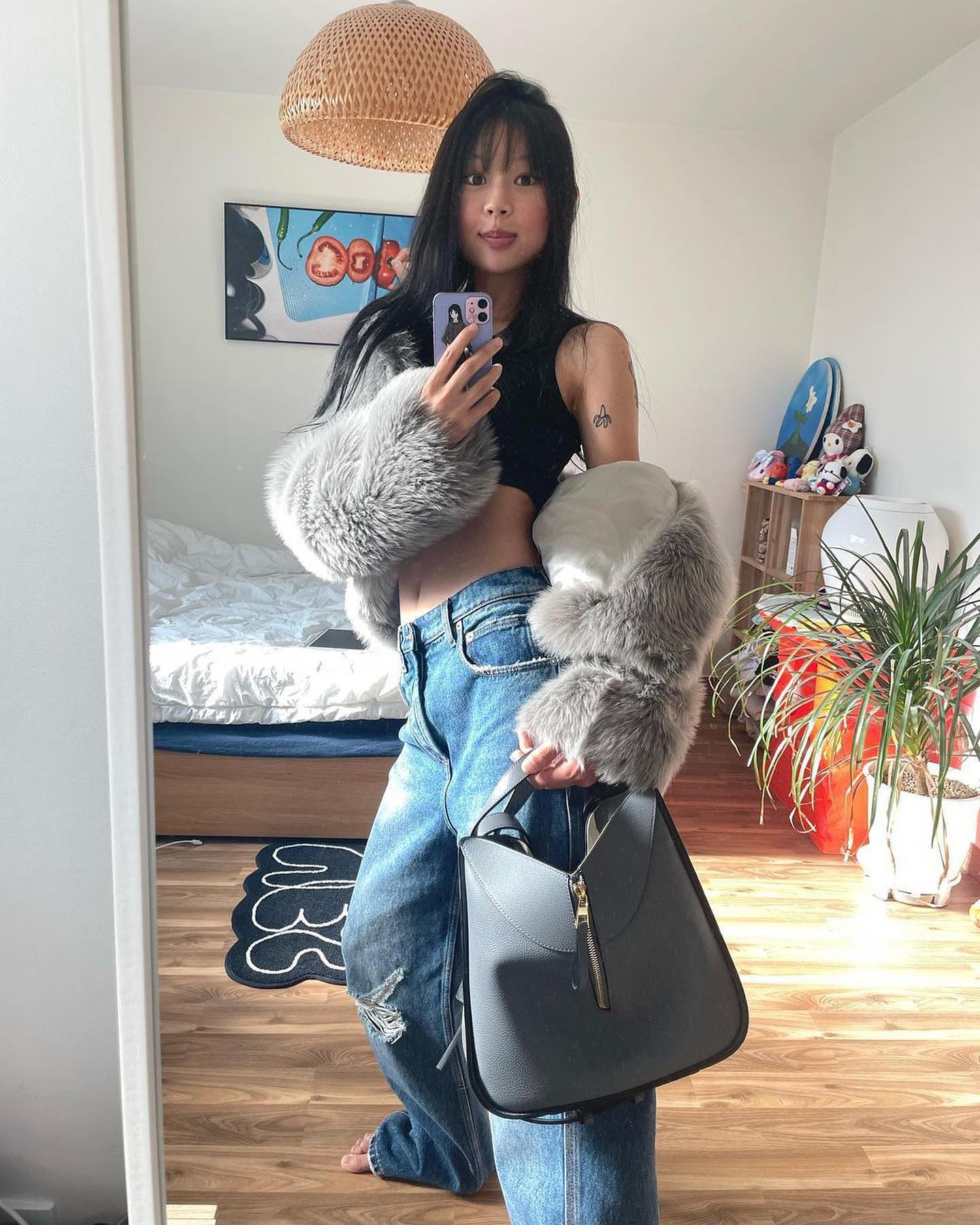 로에베 시그니처백👜💙@해먹백
다양한 쉐입 연출이 가능한 여유로운 실루엣❤️🔥갖고싶어 #광고 이미지8
