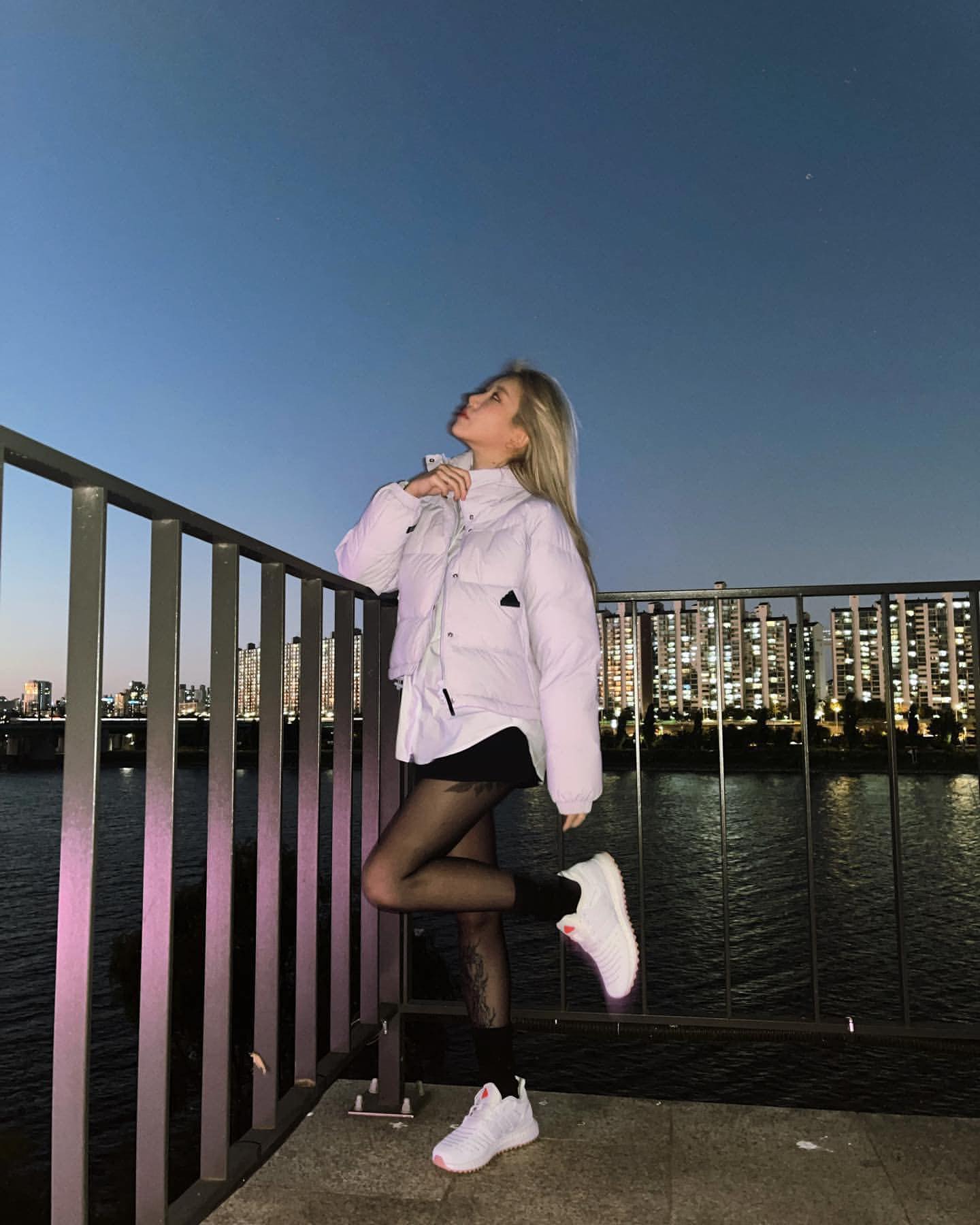 옷 잘입는 @백예린 일상룩🤍✨ 이미지