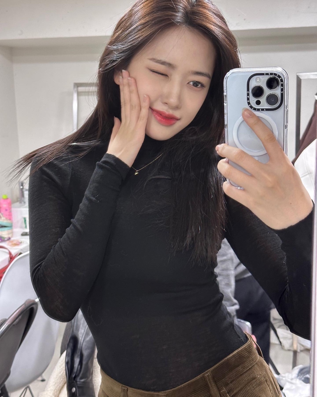 목폴라에 목걸이로 포인트🪄✨​ 이미지
