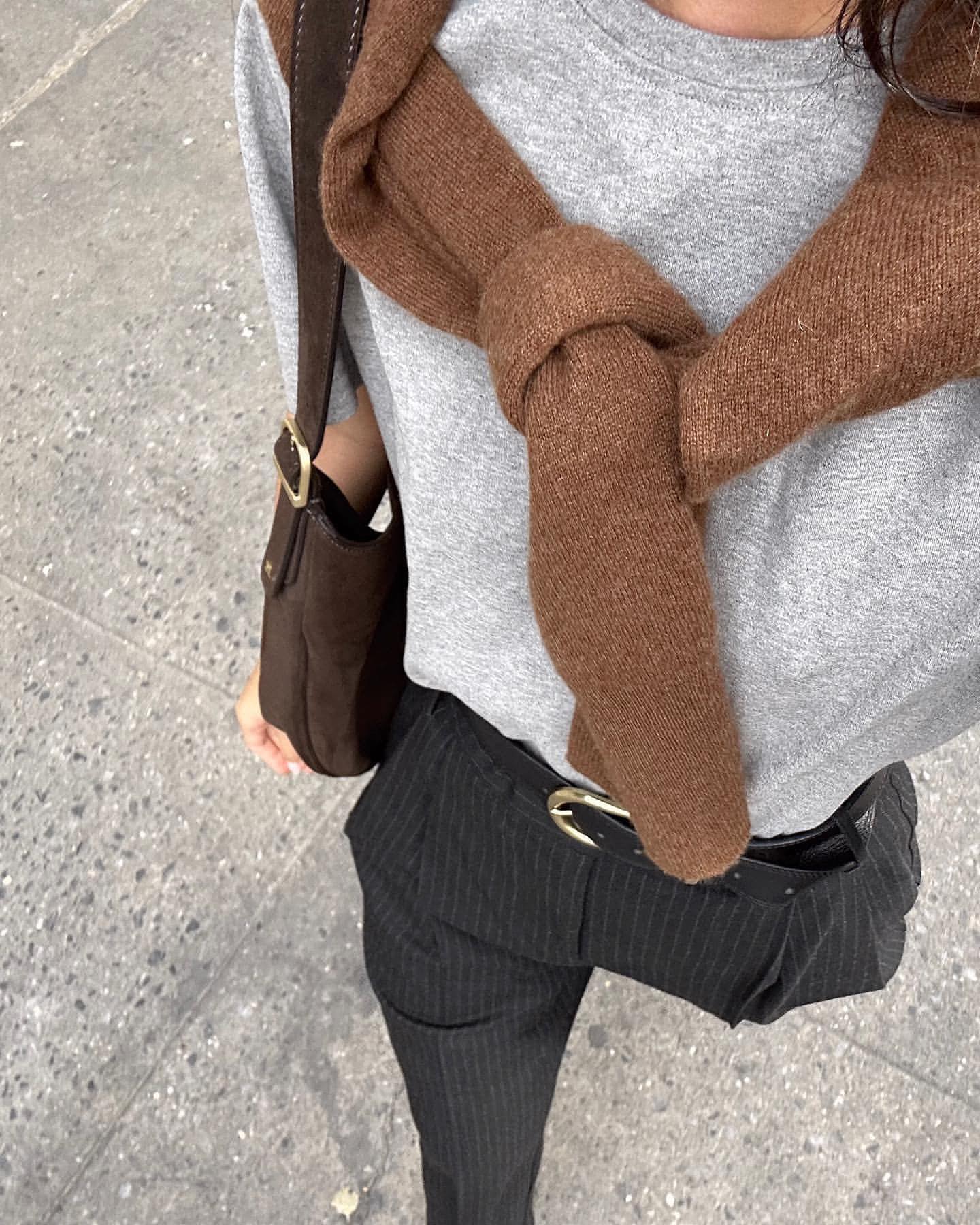 미니멀 데일리룩 @요렇게📸🖤 이미지