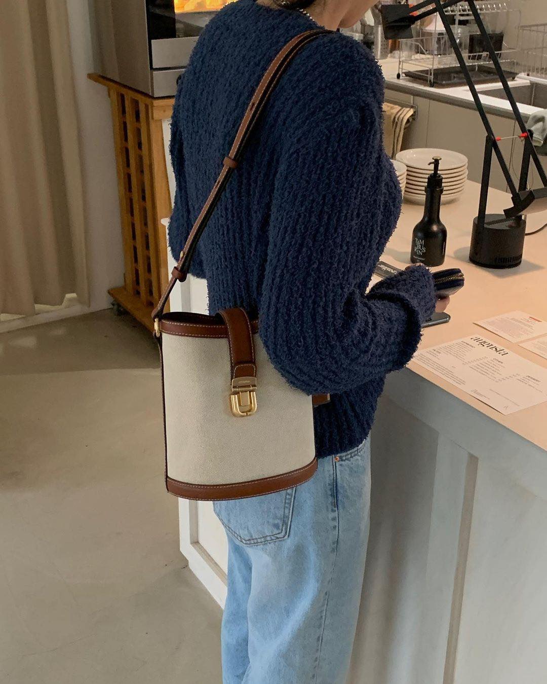 코디하기 쉬운🤎🤍봄여름 버킷백 이미지8