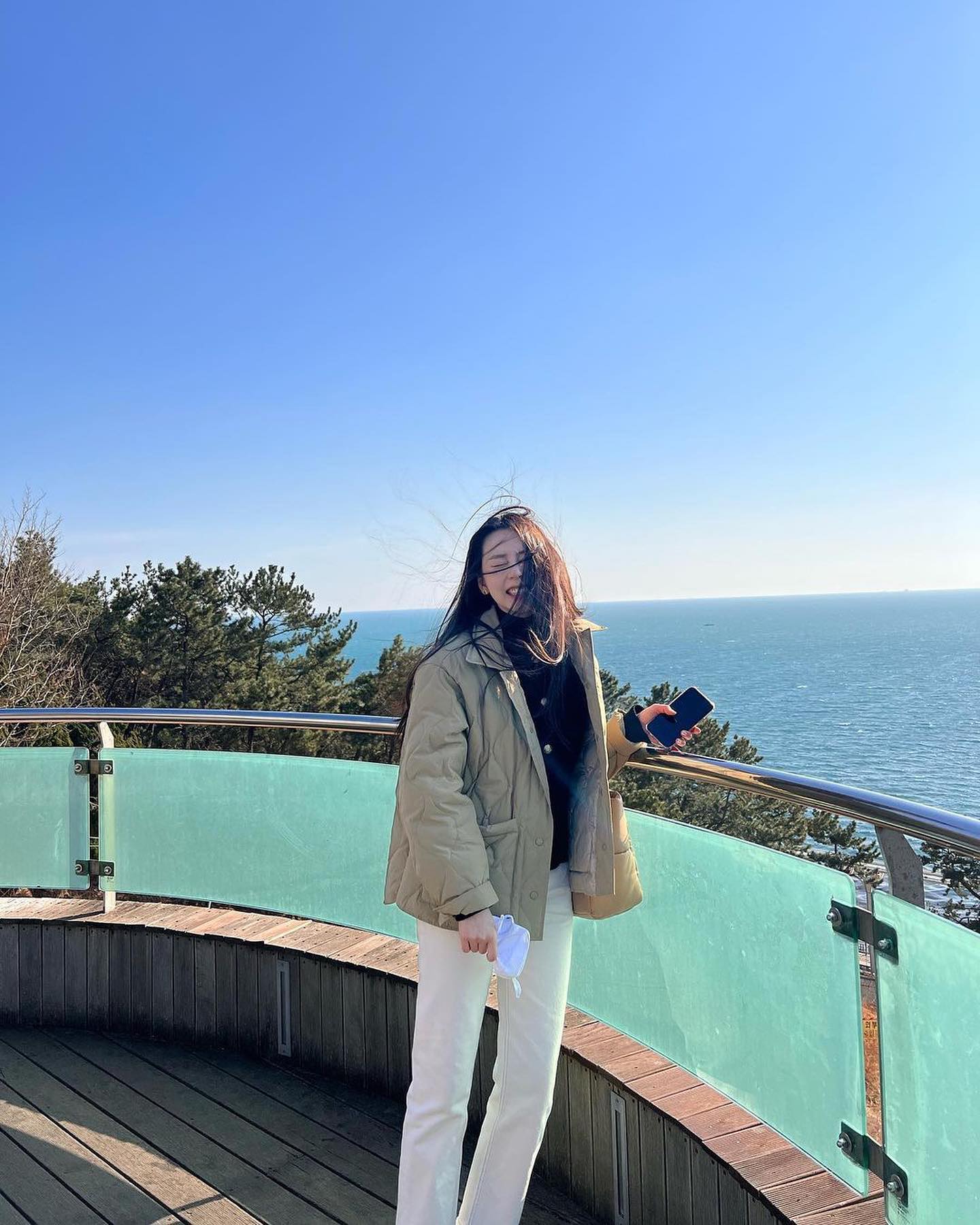 가을 흰바지 어렵지 않아🤍@소희 이미지8